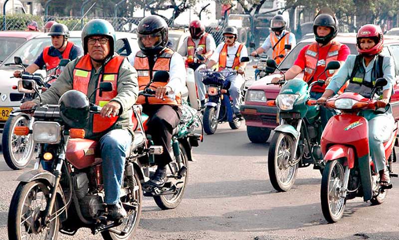 Caleños se movilizan en moto - Oportunidades de Empleabilidad para Mecánicos CIPET